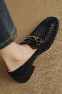 Women's Flat Loafers with Metal Buckle - Small Sheepskin Round Toe Slip-On Shoes in British Style for Spring/Summer