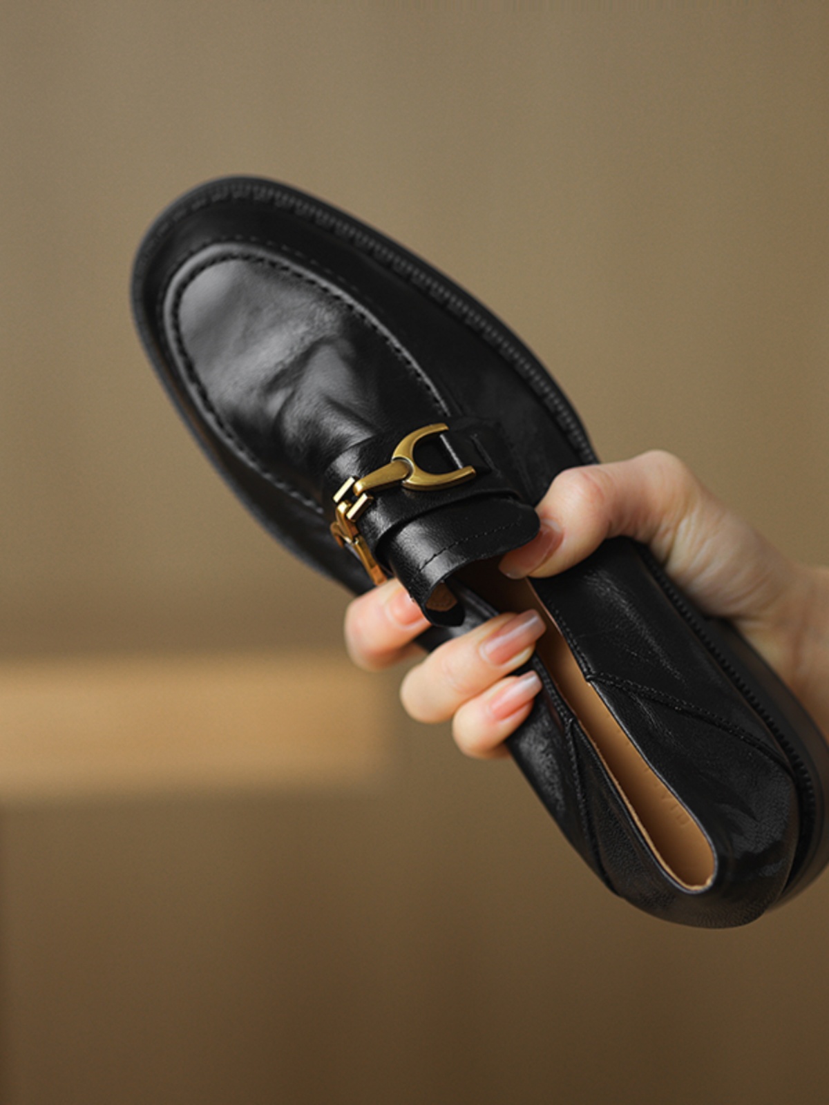 Women's Flat Loafers with Metal Buckle - Small Sheepskin Round Toe Slip-On Shoes in British Style for Spring/Summer Women's Flat Loafers with Metal Buckle - Small Sheepskin Round Toe Slip-On Shoes in British Style for Spring/Summer