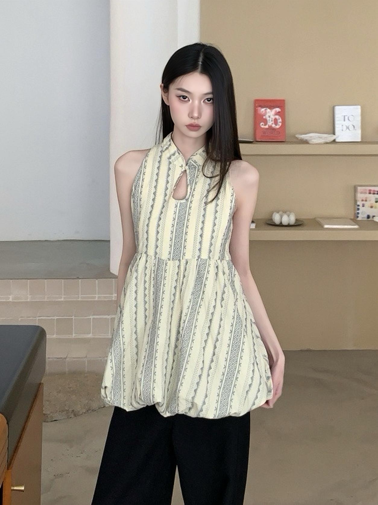 Women's Floral Jacquard Puff Cloud Vest with Stand Collar & Straps - All-Cotton Color-Woven Chinese Style Top Women's Floral Jacquard Puff Cloud Vest with Stand Collar & Straps - All-Cotton Color-Woven Chinese Style Top