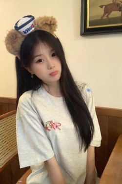 Women's Gray Floral Embroidered High Street T-Shirt - Summer Short Sleeve Heavyweight Cotton Top, Trendy American Style