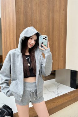 Women's Gray Loose Hooded Sweatshirt and Shorts Two-Piece Set, Light Fabric, Casual Zip-Up Cardigan, Relaxed Style