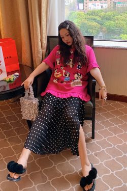 Women's Lace-Edge Printed T-Shirt in Dragon Fruit Color, Short Sleeve, 2025 Summer Design, Trendy Niche Style Top