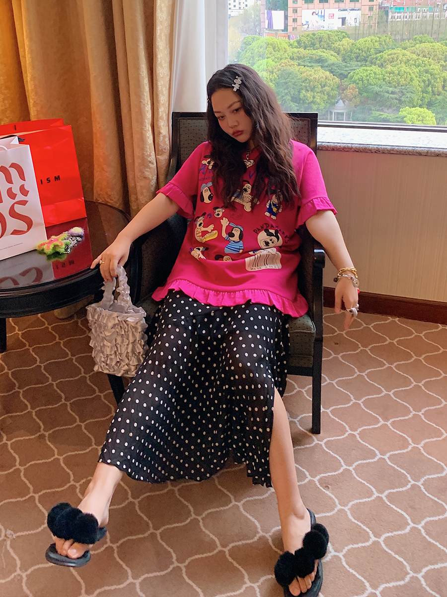 Women's Lace-Edge Printed T-Shirt in Dragon Fruit Color, Short Sleeve, 2025 Summer Design, Trendy Niche Style Top Women's Lace-Edge Printed T-Shirt in Dragon Fruit Color, Short Sleeve, 2025 Summer Design, Trendy Niche Style Top