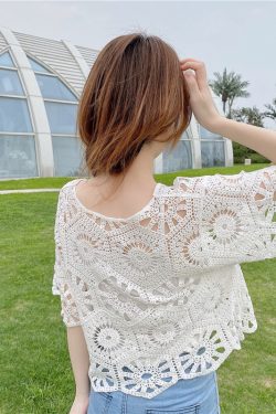Women's Lace Pullover Top - Short Sleeve Sun Protection Shawl Cover-Up - Stylish Summer Fashion