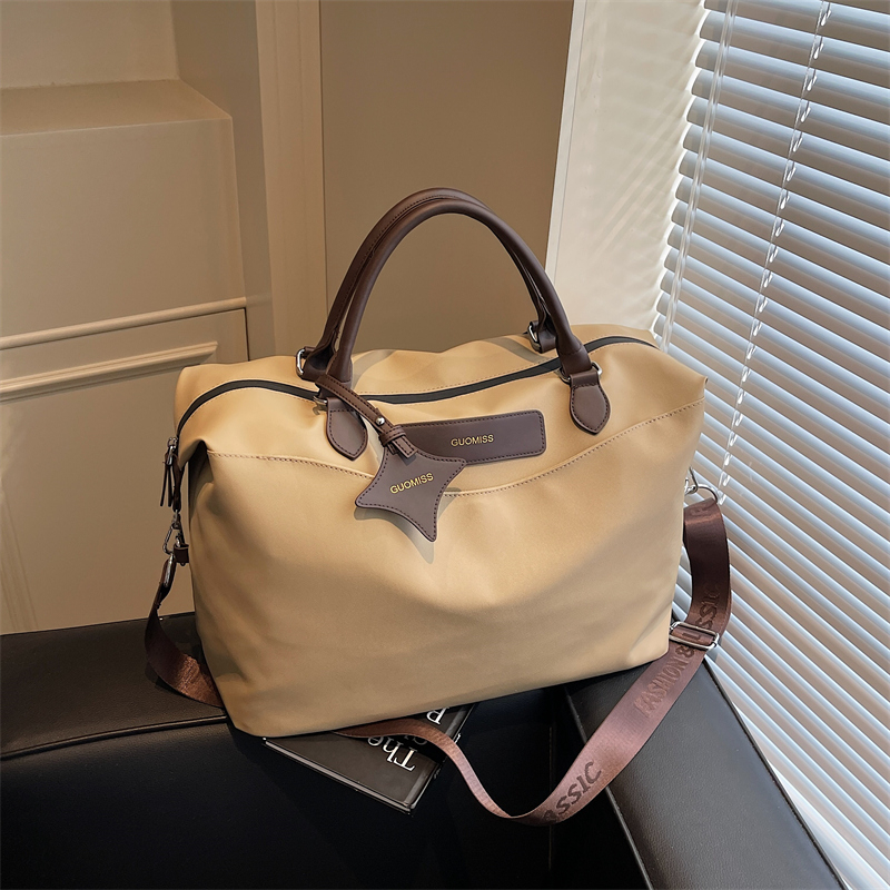 Women's Large Capacity Travel Bag - Versatile Gym Tote, Stylish Business Luggage for Short Trips, High-End Carry-On Bag Women's Large Capacity Travel Bag - Versatile Gym Tote, Stylish Business Luggage for Short Trips, High-End Carry-On Bag