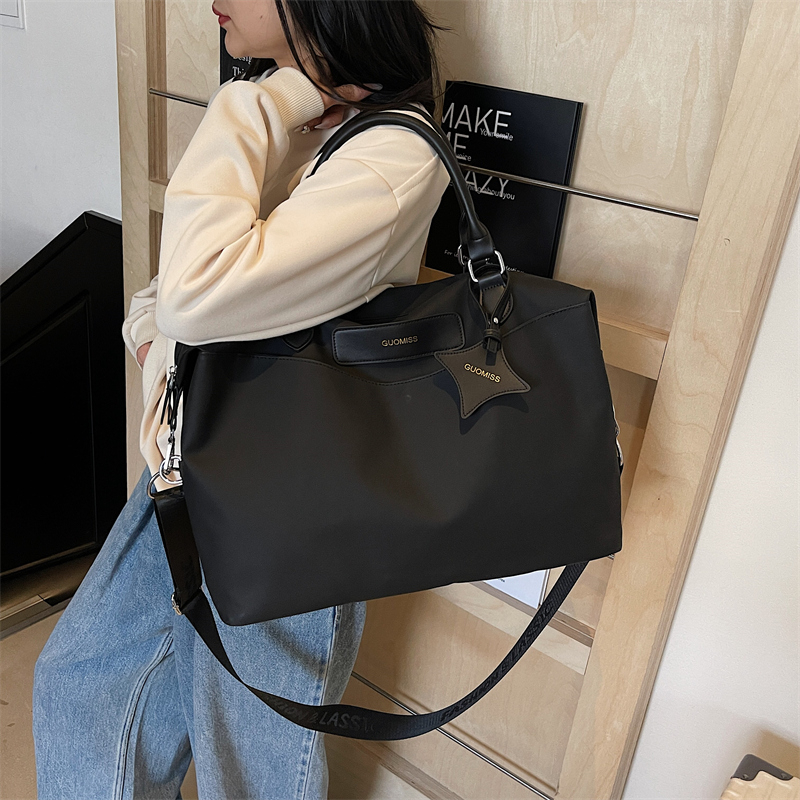 Women's Large Capacity Travel Bag - Versatile Gym Tote, Stylish Business Luggage for Short Trips, High-End Carry-On Bag Women's Large Capacity Travel Bag - Versatile Gym Tote, Stylish Business Luggage for Short Trips, High-End Carry-On Bag