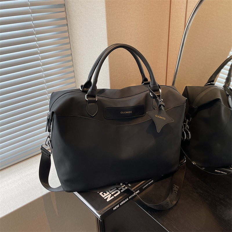 Women's Large Capacity Travel Bag - Versatile Gym Tote, Stylish Business Luggage for Short Trips, High-End Carry-On Bag Women's Large Capacity Travel Bag - Versatile Gym Tote, Stylish Business Luggage for Short Trips, High-End Carry-On Bag