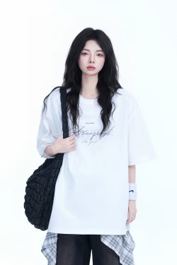 Women's Loose Fit Round Neck T-Shirt with Short Sleeves - Summer Style 'Sit and Eat Until the Mountains are Empty' Graphic