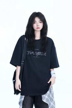 Women's Loose Fit Round Neck T-Shirt with Short Sleeves - Summer Style 'Sit and Eat Until the Mountains are Empty' Graphic