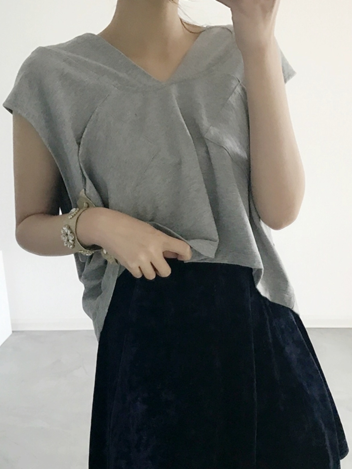 Women's Loose-Fitting Pure Cotton Sleeveless Hoodie Vest with Pockets - Casual Sports Top for Everyday Wear Women's Loose-Fitting Pure Cotton Sleeveless Hoodie Vest with Pockets - Casual Sports Top for Everyday Wear