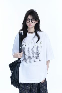 Women’s Loose Heavyweight Short-Sleeve T-Shirt with 'Sit and Eat Until the Mountains Are Empty' Shadow Print – Summer 2023 Style