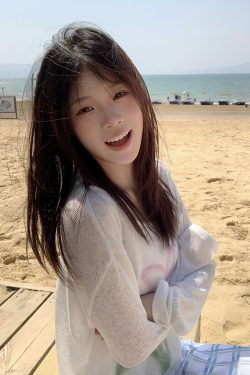 Women's Off-Shoulder Long Sleeve T-Shirt - Hibiscus Print, Loose Casual Top, Spring/Summer Cover-Up, American Lazy Style