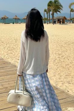 Women's Off-Shoulder Long Sleeve T-Shirt - Hibiscus Print, Loose Casual Top, Spring/Summer Cover-Up, American Lazy Style