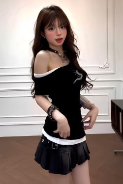 Women's Off-Shoulder Short Sleeve T-Shirt - Fake Two-Piece Design, Slim Fit, Waist-Cinching, Sexy Rhinestone Snake Detail, Summer Style