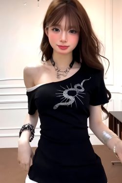 Women's Off-Shoulder Short Sleeve T-Shirt - Fake Two-Piece Design, Slim Fit, Waist-Cinching, Sexy Rhinestone Snake Detail, Summer Style