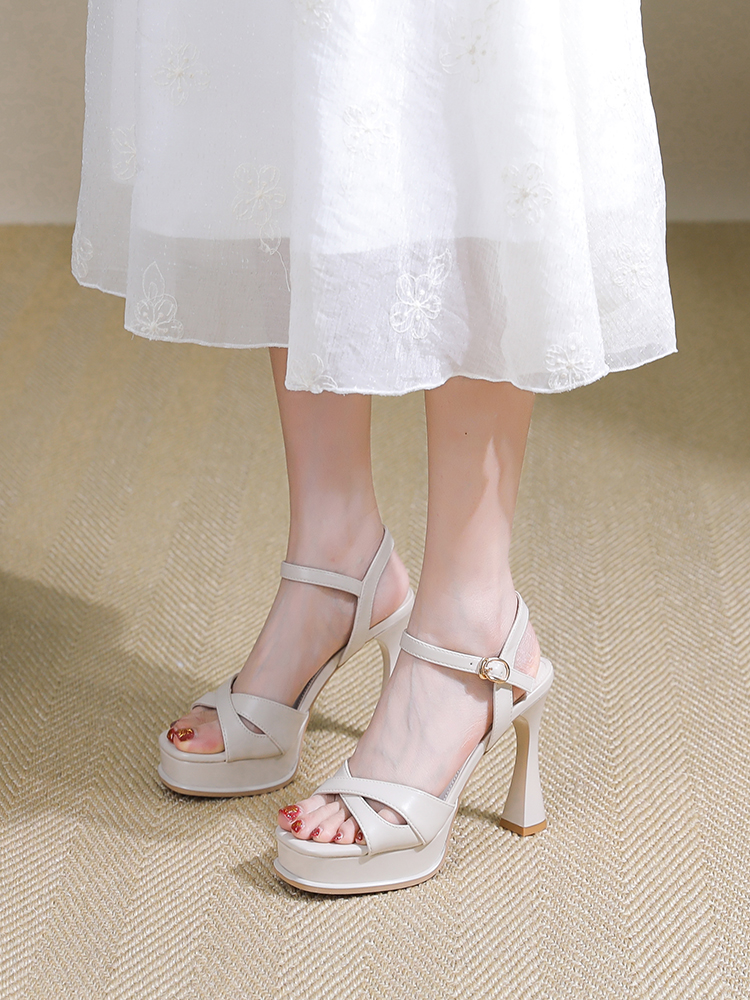 Women's Open-Toe High Heels Sandals 2025 Summer One-Strap Waterproof Fashionable Thin Heels Versatile Footwear Women's Open-Toe High Heels Sandals 2025 Summer One-Strap Waterproof Fashionable Thin Heels Versatile Footwear