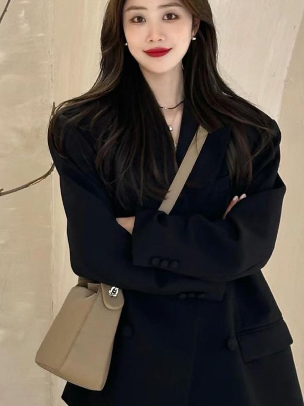 Women's Oversized Black Double-Breasted Suit Jacket - Trendy 2025 Spring Style, Loose Silhouette, High-End Fashion Women's Oversized Black Double-Breasted Suit Jacket - Trendy 2025 Spring Style, Loose Silhouette, High-End Fashion