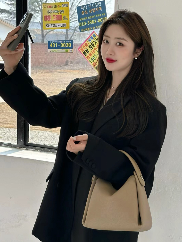 Women's Oversized Black Double-Breasted Suit Jacket - Trendy 2025 Spring Style, Loose Silhouette, High-End Fashion Women's Oversized Black Double-Breasted Suit Jacket - Trendy 2025 Spring Style, Loose Silhouette, High-End Fashion