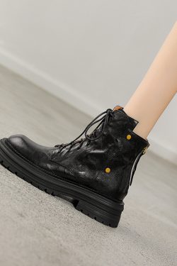 Women's Retro British Style Lace-Up Ankle Boots in Genuine Leather - Thick-Soled Martin Boots for Autumn and Winter Fashion