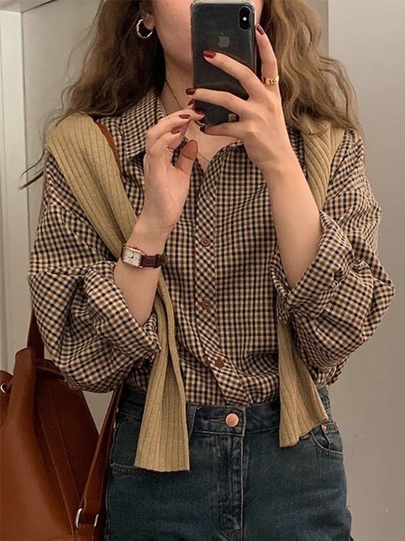 Women's Retro Checkered Polo Shirt - French Chic Top in Autumn/Summer 2025 Style, Niche Hong Kong Design Women's Retro Checkered Polo Shirt - French Chic Top in Autumn/Summer 2025 Style, Niche Hong Kong Design