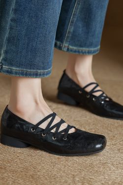 Women's Retro French Mary Jane Ballet Flats - Genuine Leather, Square Toe, Cross Strap, Mid-Heel, Vintage Style
