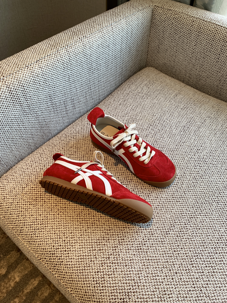 Women's Retro Lace-Up Sneakers in Cloud Yellow - 2025 Casual Sports Shoes for Versatile Style, Y2K Inspired Fashion Women's Retro Lace-Up Sneakers in Cloud Yellow - 2025 Casual Sports Shoes for Versatile Style, Y2K Inspired Fashion