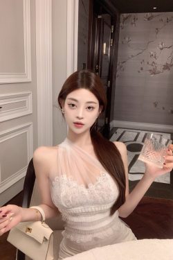 Women's Sexy Slim Fit Mesh Lace Camisole - Heavy Industry Neck-Hanging Design, Pure Desire Style, Y2K-Inspired Short Top