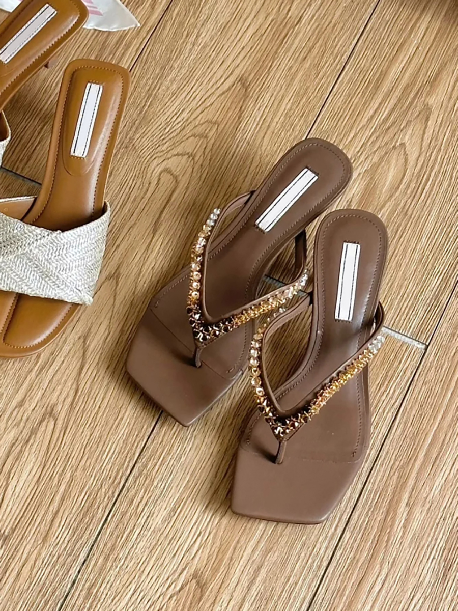 Women's Sheepskin Flip-Flops with Rhinestones, Square-Toed High-Heeled Sandals, Casual Vacation Style, French Elegance Women's Sheepskin Flip-Flops with Rhinestones, Square-Toed High-Heeled Sandals, Casual Vacation Style, French Elegance