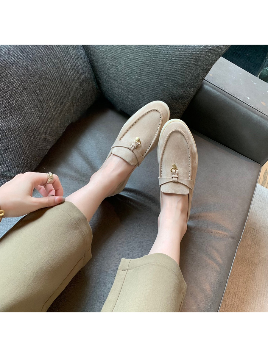 Women's Sheepskin Tassel Lock Loafers - Flat Slip-On Cashmere Flats for Versatile Everyday Style Women's Sheepskin Tassel Lock Loafers - Flat Slip-On Cashmere Flats for Versatile Everyday Style