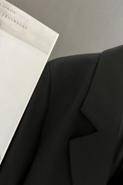 Women's Short Black Suit Jacket, 2025 British Style Blazer, High-End Quality, Fashionable for Spring and Autumn Wear