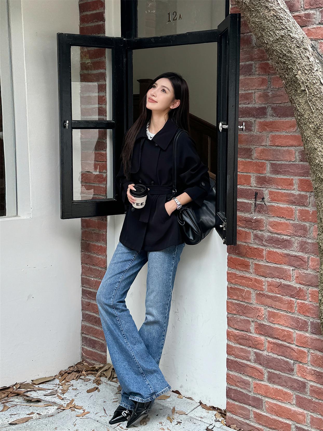 Women's Short Black Windbreaker Coat with Waist Tie, Casual Cardigan Style, Lapel Collar, Long Sleeves for Spring and Autumn Women's Short Black Windbreaker Coat with Waist Tie, Casual Cardigan Style, Lapel Collar, Long Sleeves for Spring and Autumn