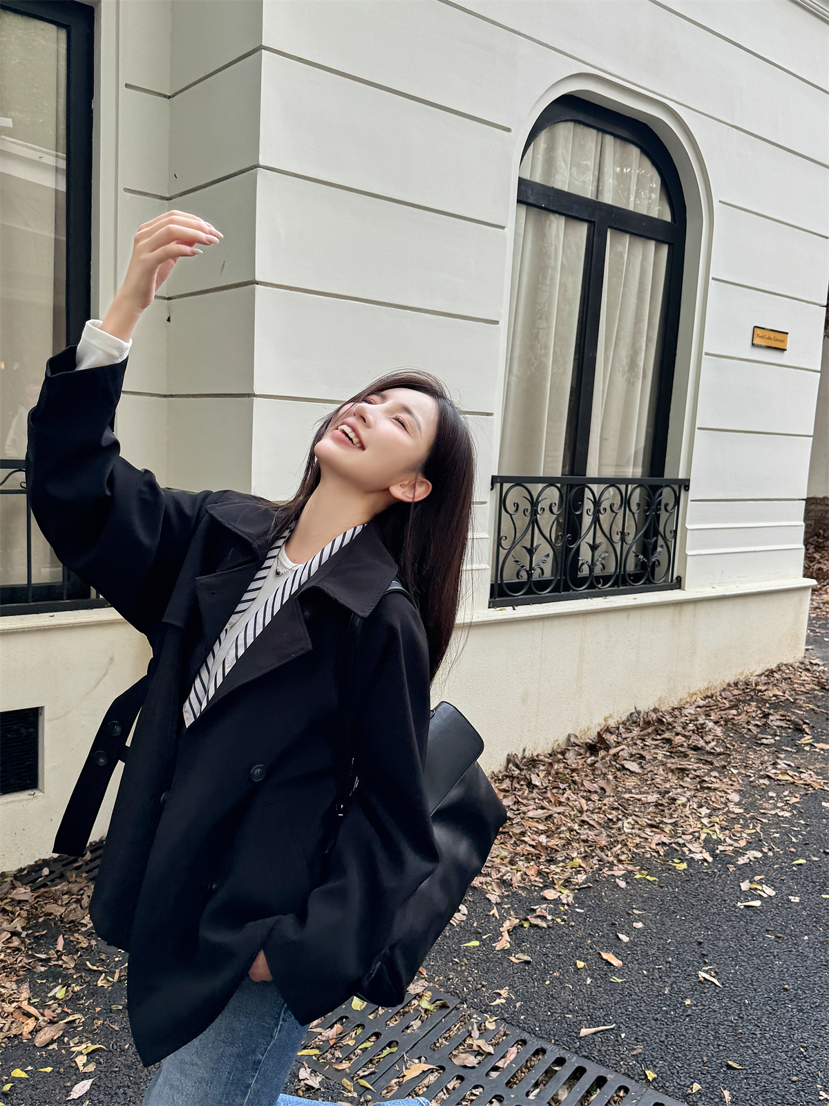 Women's Short Black Windbreaker Coat with Waist Tie, Casual Cardigan Style, Lapel Collar, Long Sleeves for Spring and Autumn Women's Short Black Windbreaker Coat with Waist Tie, Casual Cardigan Style, Lapel Collar, Long Sleeves for Spring and Autumn