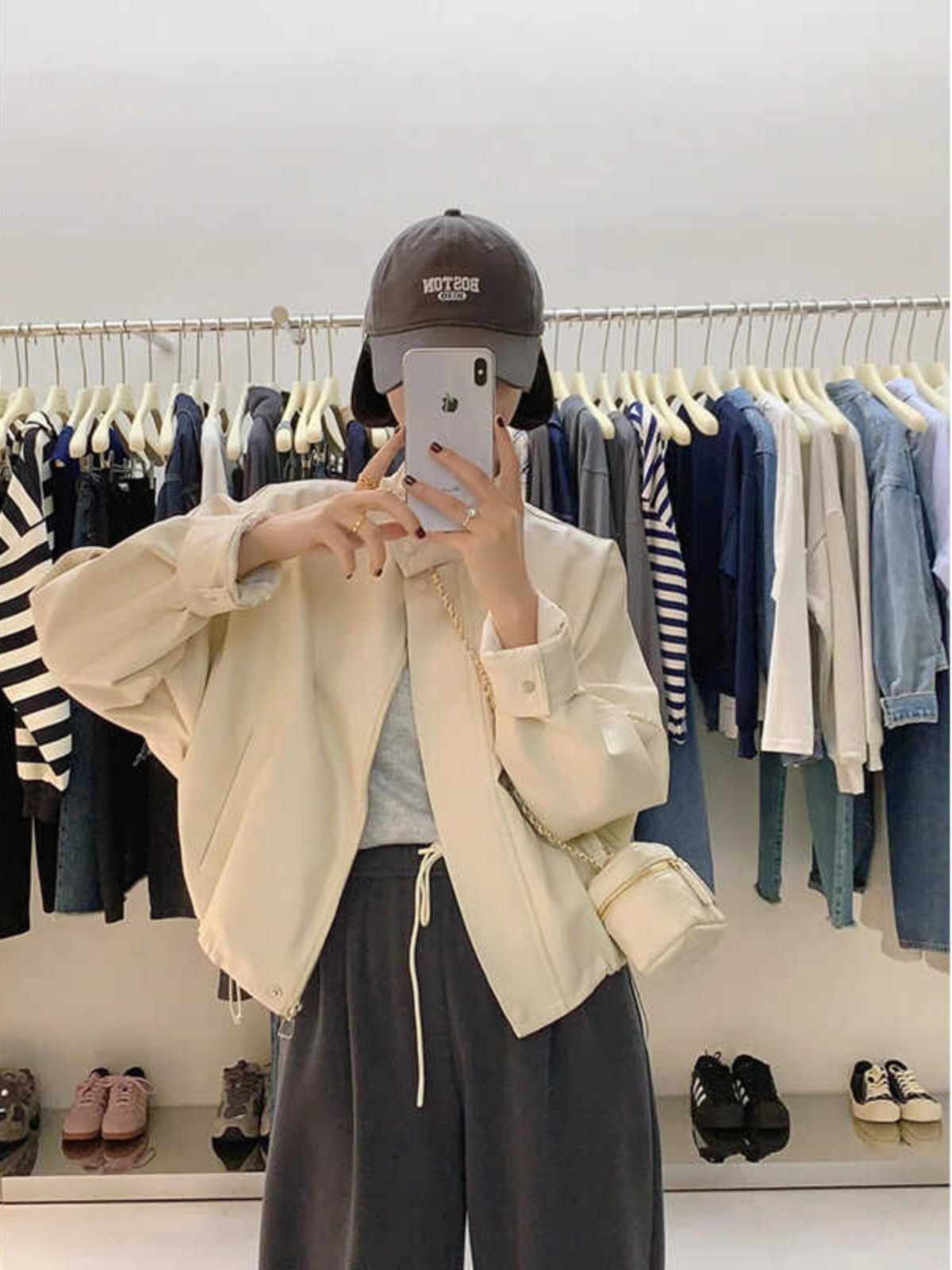 Women's Short White Leather Motorcycle Jacket - Trendy 2024 Spring Autumn Style for Petite Figures Women's Short White Leather Motorcycle Jacket - Trendy 2024 Spring Autumn Style for Petite Figures