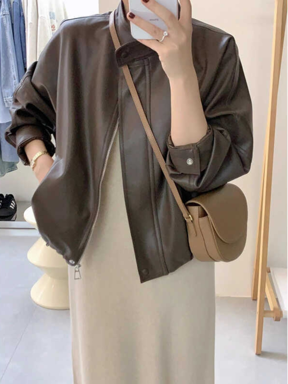 Women's Short White Leather Motorcycle Jacket - Trendy 2024 Spring Autumn Style for Petite Figures Women's Short White Leather Motorcycle Jacket - Trendy 2024 Spring Autumn Style for Petite Figures