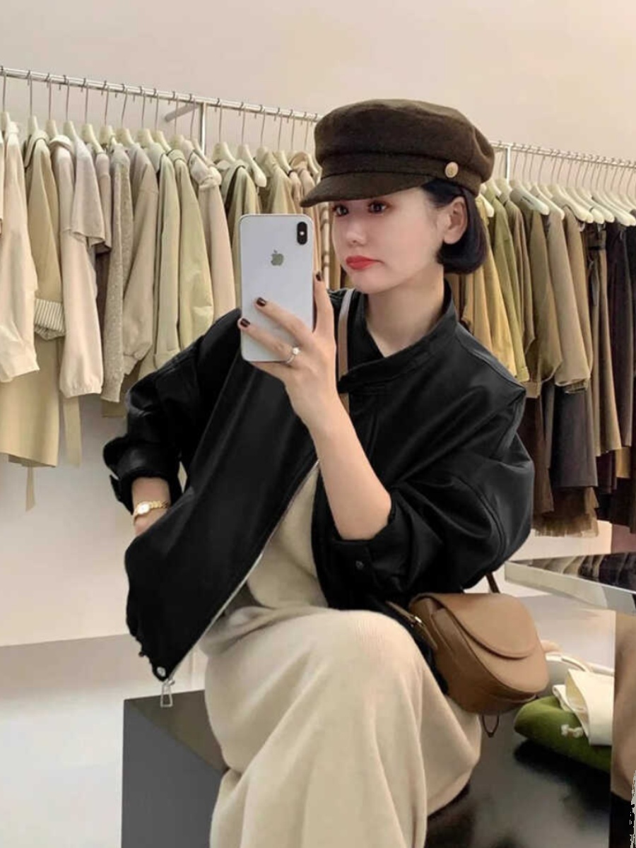 Women's Short White Leather Motorcycle Jacket - Trendy 2024 Spring Autumn Style for Petite Figures Women's Short White Leather Motorcycle Jacket - Trendy 2024 Spring Autumn Style for Petite Figures