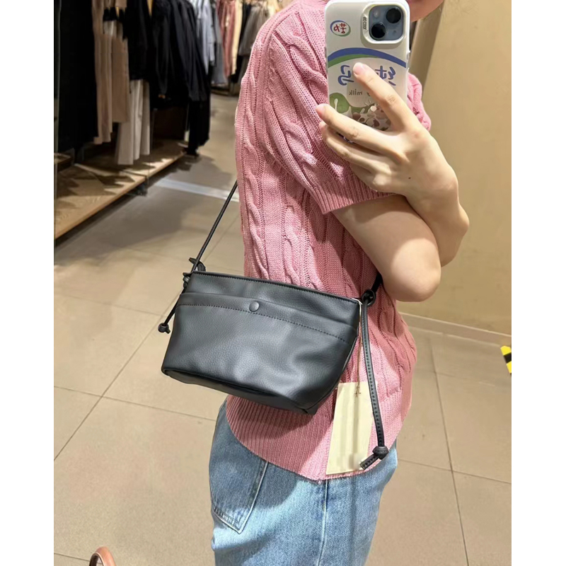 Women's Single-Shoulder Dumpling Bag - High-Quality Minimalist Bucket Crossbody for Autumn/Winter 2025 Fashion Trends Women's Single-Shoulder Dumpling Bag - High-Quality Minimalist Bucket Crossbody for Autumn/Winter 2025 Fashion Trends