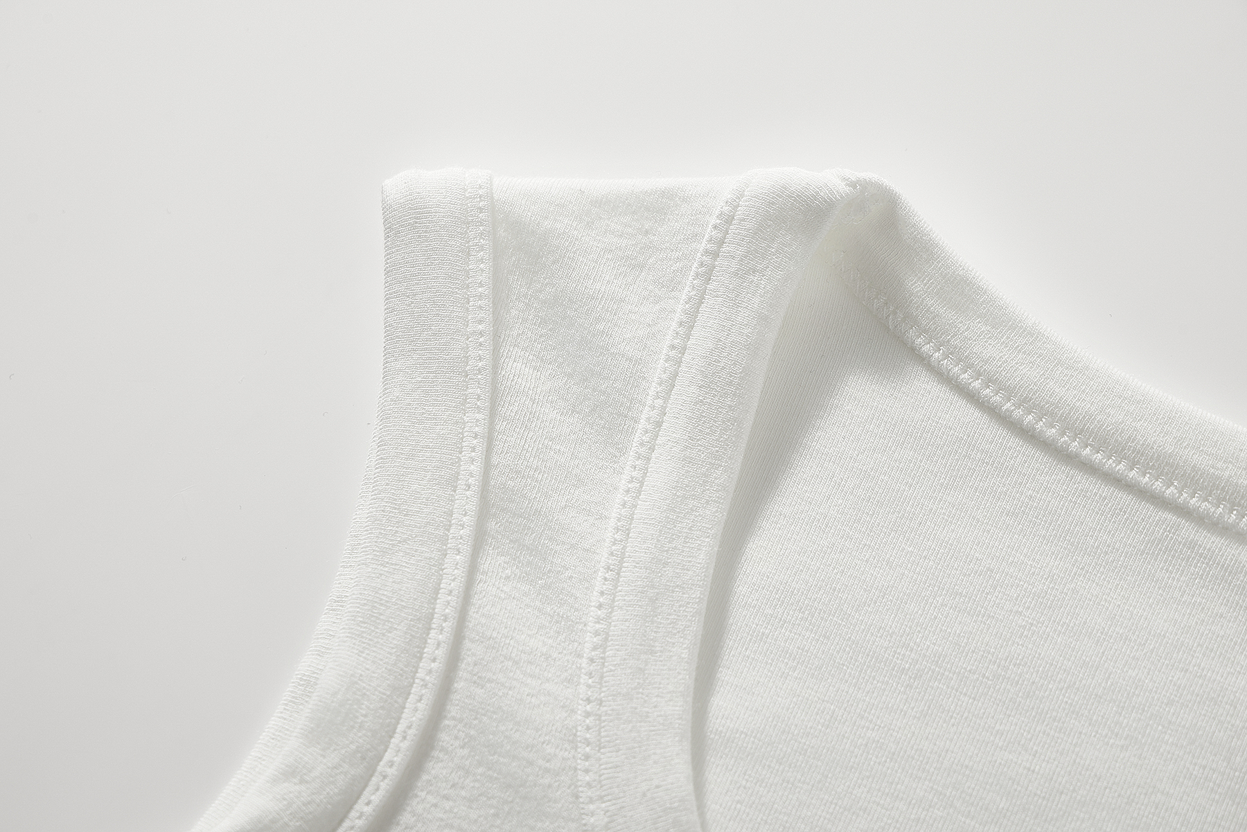 Women's Sleeveless Red Base Blouse - 2025 Summer Top with Short Design, Casual Style, Perfect for Y2K Fashion Women's Sleeveless Red Base Blouse - 2025 Summer Top with Short Design, Casual Style, Perfect for Y2K Fashion