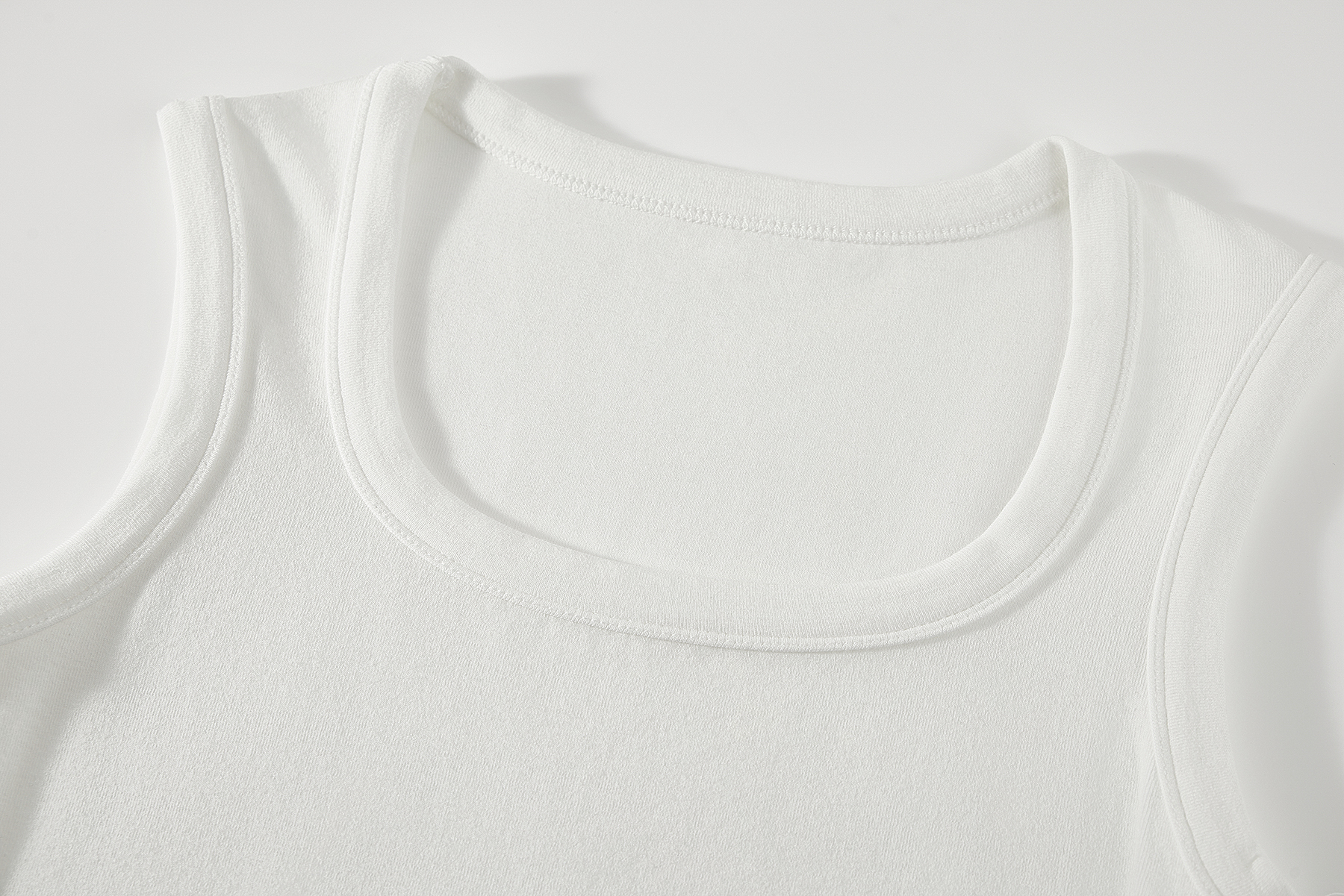 Women's Sleeveless Red Base Blouse - 2025 Summer Top with Short Design, Casual Style, Perfect for Y2K Fashion Women's Sleeveless Red Base Blouse - 2025 Summer Top with Short Design, Casual Style, Perfect for Y2K Fashion