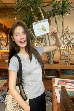 Women’s Slim-Fit Pure Cotton Short Sleeve T-Shirt - Summer 2025 Niche Design, Casual Style Top