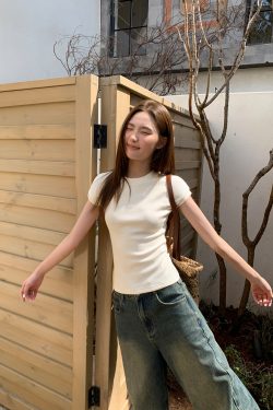 Women's Slim Fit Short Sleeve Raglan T-Shirt - Basic Style Spring/Summer Top, Simple and Elegant Fashion