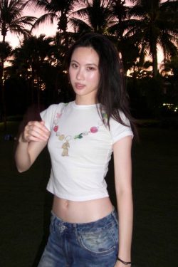 Women’s Slim Fit White Short Sleeve T-Shirt - American Retro Summer Style, Pure Cotton, Niche Design