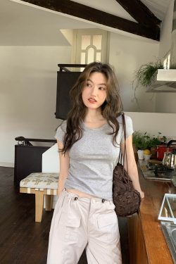 Women's Slim Solid Color U-Neck Short Sleeve T-Shirt - Flattering Basic Top for Summer 2025, Casual Chic Style