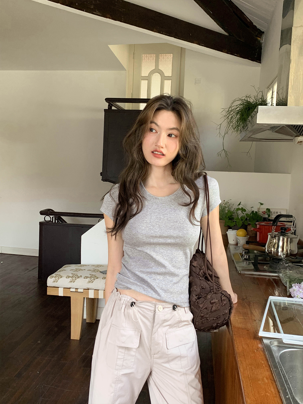 Women's Slim Solid Color U-Neck Short Sleeve T-Shirt - Flattering Basic Top for Summer 2025, Casual Chic Style Women's Slim Solid Color U-Neck Short Sleeve T-Shirt - Flattering Basic Top for Summer 2025, Casual Chic Style