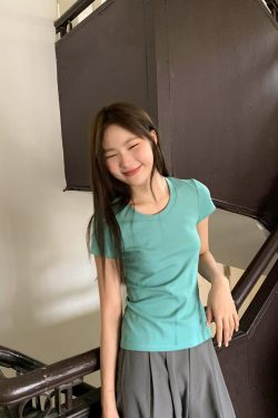 Women's Slim Solid Color U-Neck Short Sleeve T-Shirt - Flattering Basic Top for Summer 2025, Casual Chic Style