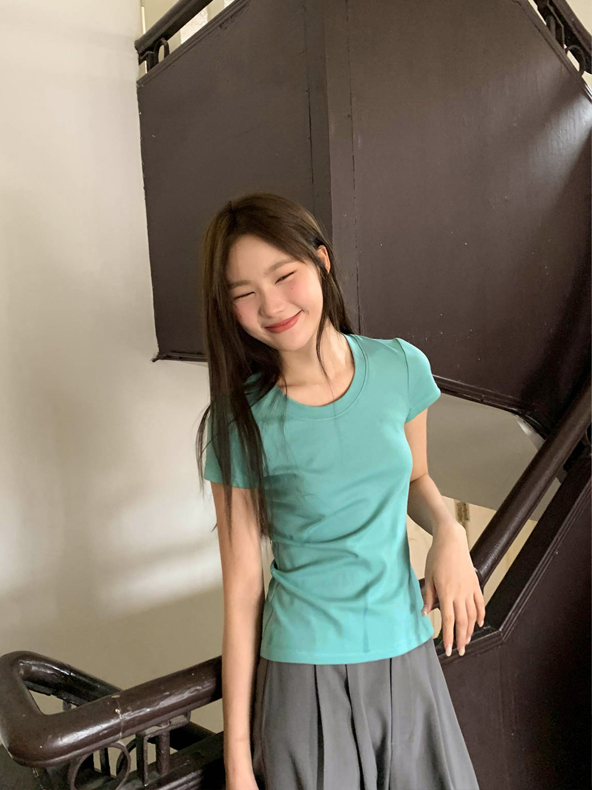 Women's Slim Solid Color U-Neck Short Sleeve T-Shirt - Flattering Basic Top for Summer 2025, Casual Chic Style Women's Slim Solid Color U-Neck Short Sleeve T-Shirt - Flattering Basic Top for Summer 2025, Casual Chic Style