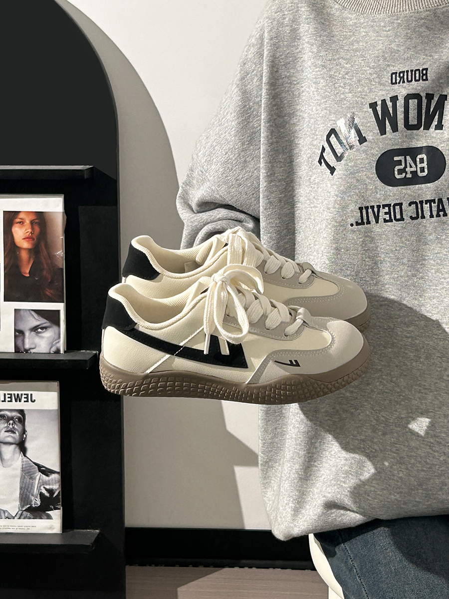 Women's Soft-Soled White Sneakers - Trendy Mesh Breathable Board Shoes for Summer 2025, Korean Style, Ins Fashion Women's Soft-Soled White Sneakers - Trendy Mesh Breathable Board Shoes for Summer 2025, Korean Style, Ins Fashion