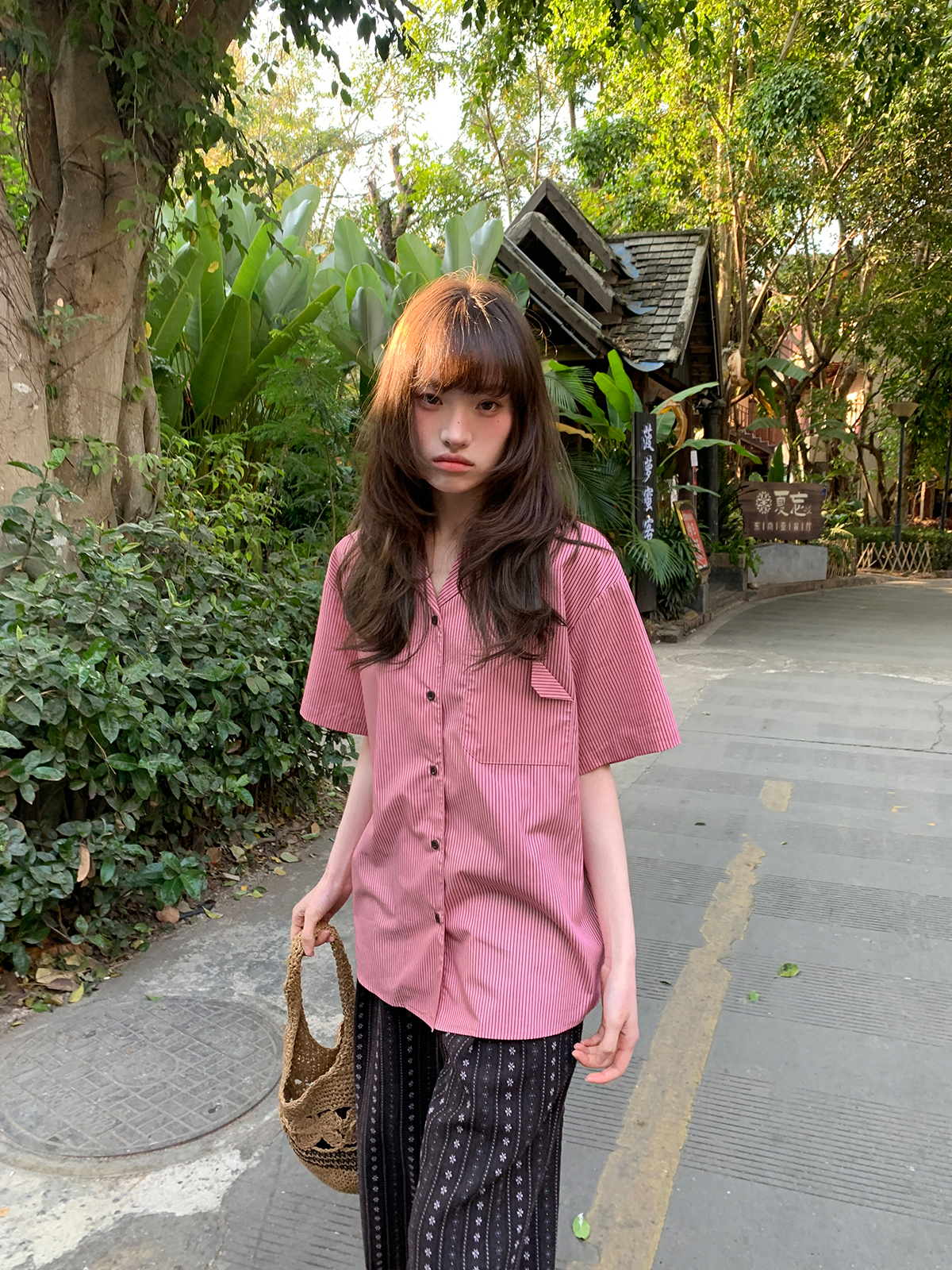 Women's Solid Color Striped Shirt with Folded Corner Pocket, Loose Cuban Collar, Summer 2025 Casual Style Women's Solid Color Striped Shirt with Folded Corner Pocket, Loose Cuban Collar, Summer 2025 Casual Style