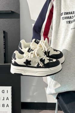 Women's Spring Thick-Soled White Sneakers, Versatile Minimalist Design, Niche Big Toe Shoes for a Trendy Look