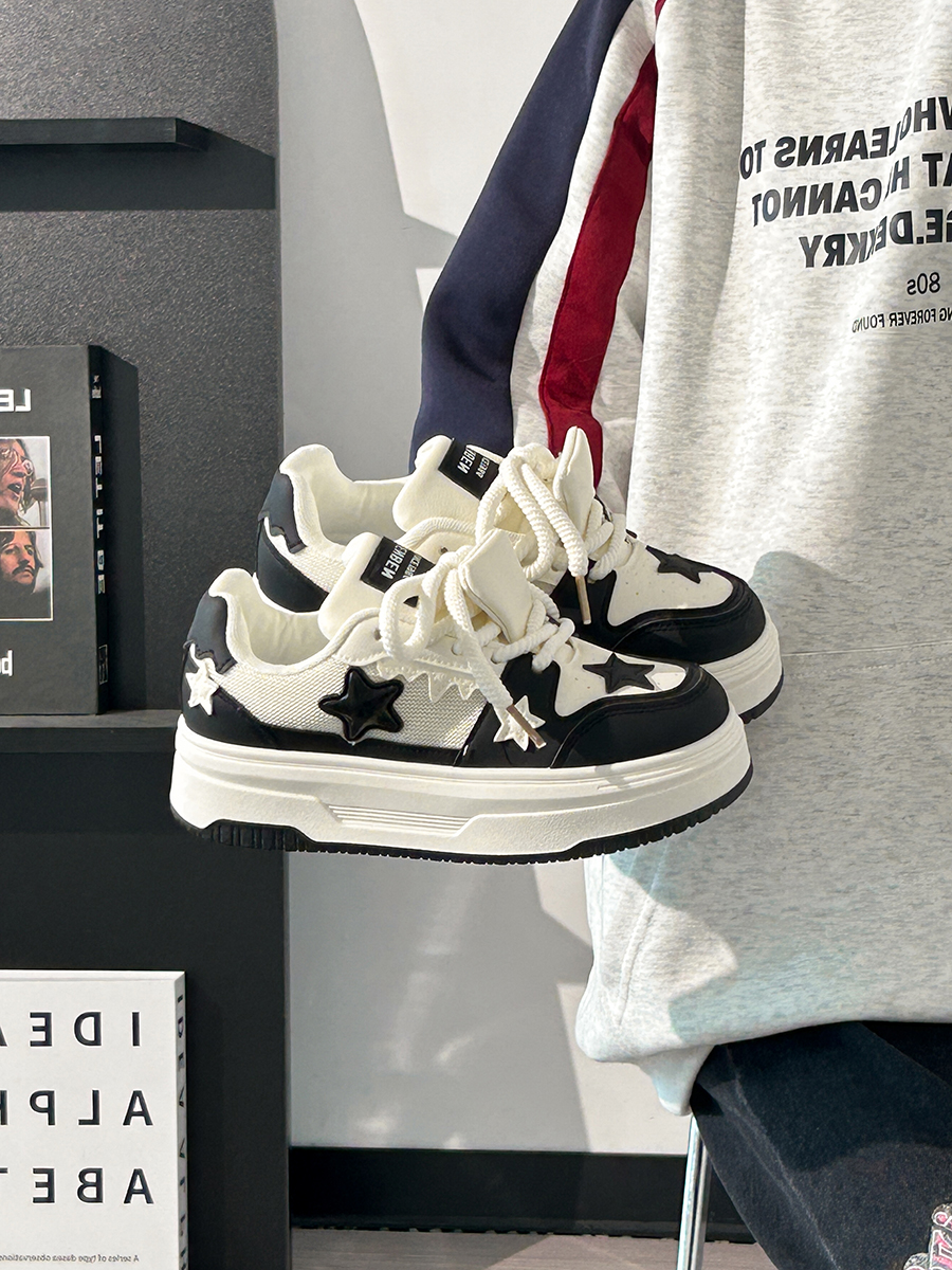 Women's Spring Thick-Soled White Sneakers, Versatile Minimalist Design, Niche Big Toe Shoes for a Trendy Look Women's Spring Thick-Soled White Sneakers, Versatile Minimalist Design, Niche Big Toe Shoes for a Trendy Look