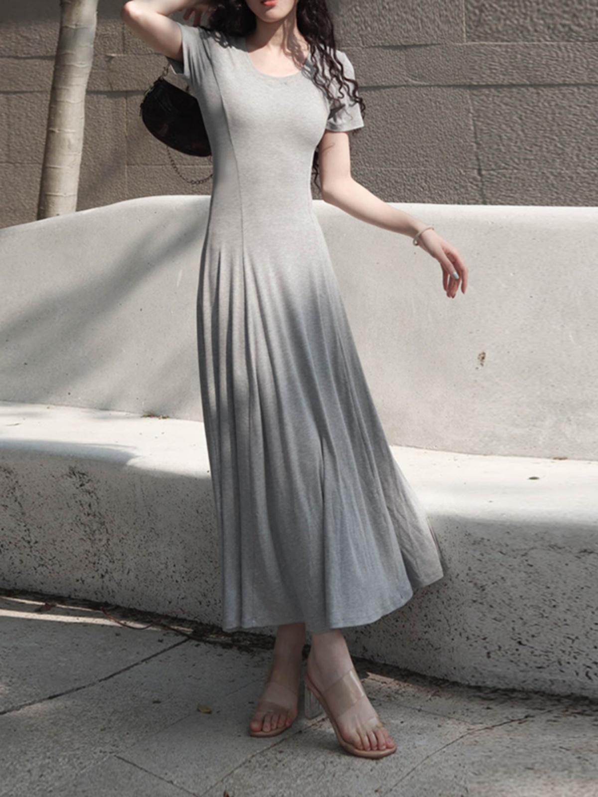 Women's Summer 2025 Round Neck Ribbed Striped A-Line Dress, Spliced Flared Skirt, Waist-Cinching, Solid Color, Cotton Women's Summer 2025 Round Neck Ribbed Striped A-Line Dress, Spliced Flared Skirt, Waist-Cinching, Solid Color, Cotton